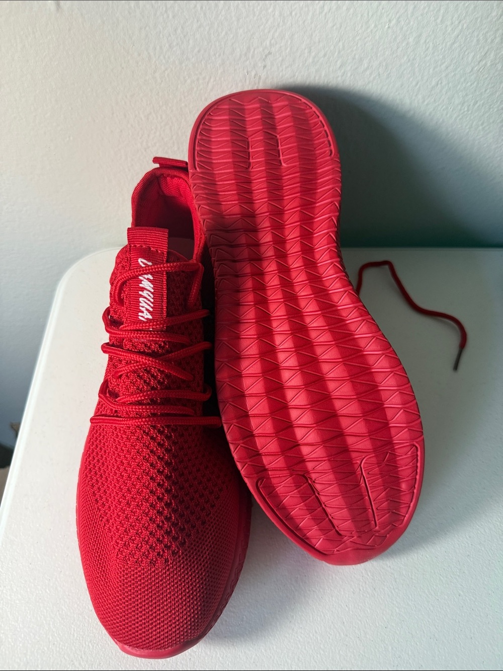 Red Daryllan Men's Lightweight Knit Sneakers - Picture 3 of 3